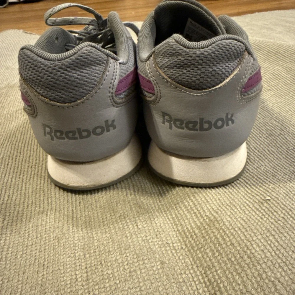 Reebok Classic‎ Nylon Woman's Gray Purple Retro Running Sneakers Size 7